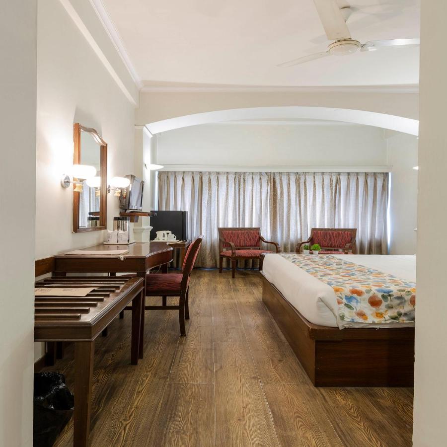 Hotel Crystal Palace Мератх Экстерьер фото